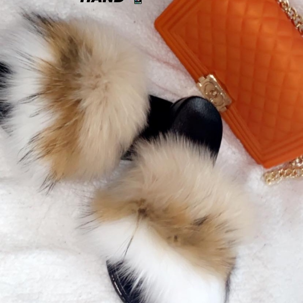 Fur slides and purse set